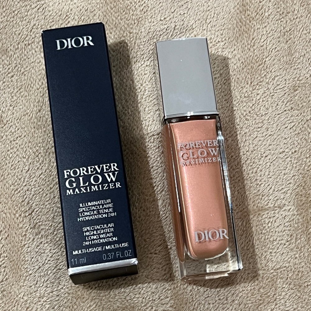 Dior forever glow maximizer shade peachy highlighter long wear 24 hydration